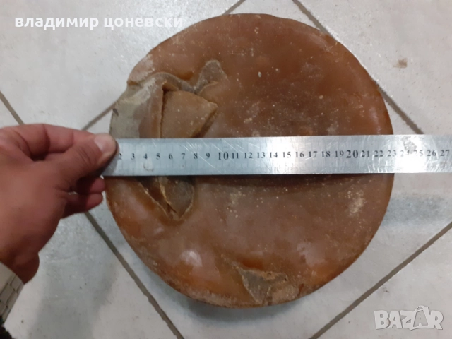 Много голям калъп восък,парафин.Размерите на калъпа са 23/11 см и тежи близо четири килжграма, снимка 4 - Други - 52403825