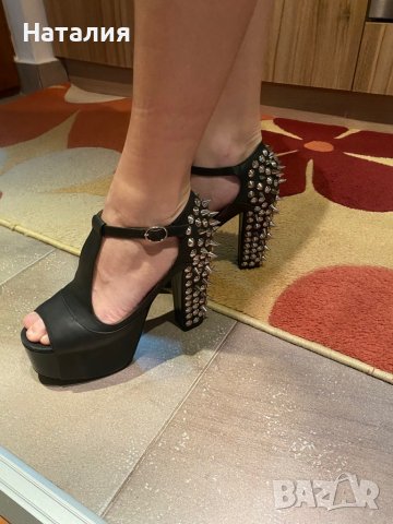 Черни  кожени обувки с шипове, снимка 2 - Дамски елегантни обувки - 38978618