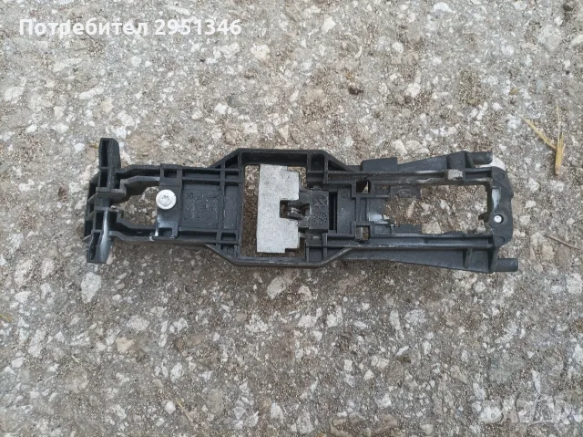 основа дръжка врата Mercedes W211, снимка 2 - Части - 56185971