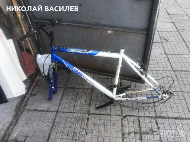 Оборудвана  рамка  и  велосипед  /  предлагаме .