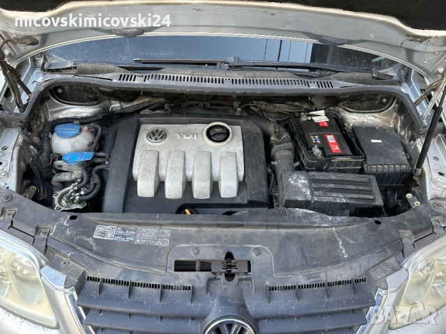 Vw Touran 1.9 tdi 7места, снимка 12 - Автомобили и джипове - 53033376