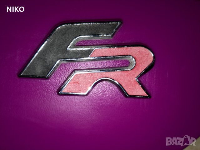 Продавам, нова емблема за Сеат Seat FR, снимка 2 - Аксесоари и консумативи - 38590082