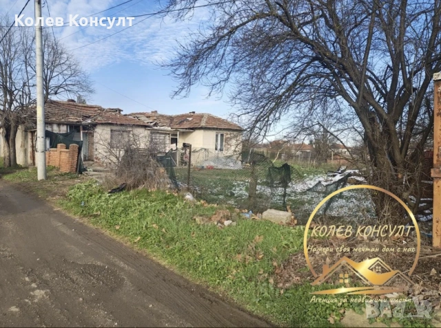 Парцел със стара къща село Капитан Андреево 