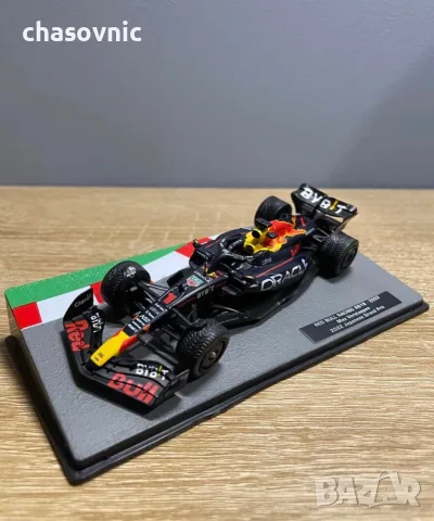 Колекционерски болид Red Bull F1 RB18 (2022) Max Verstappen 1:43 с витрина и пилот
