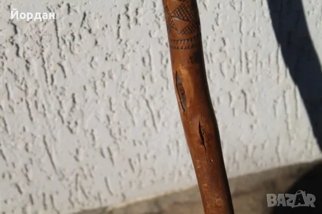 Стара хурка с примитивна резба, снимка 7 - Други ценни предмети - 49596228