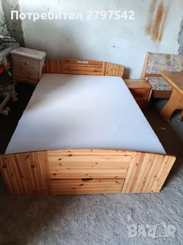 Спалня с матрак 