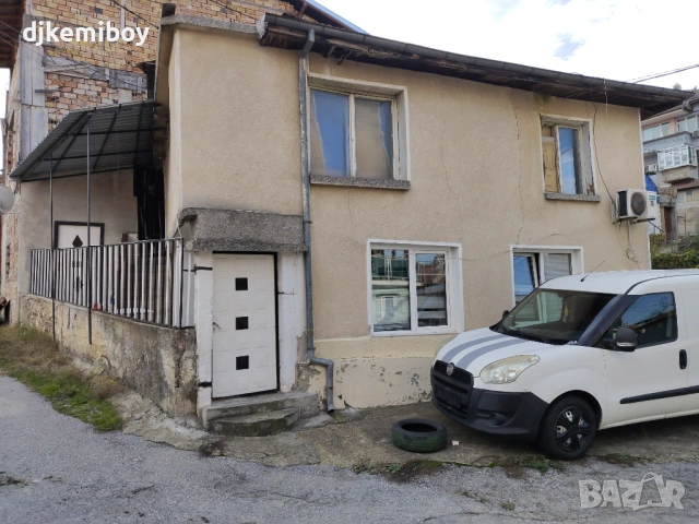 Стара къща във Велико Търново кв.Света гора , снимка 4 - Къщи - 53159219