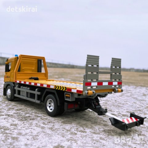Макетен модел на Камион платформа - Пътна помощ 1:24 , снимка 5 - Коли, камиони, мотори, писти - 42124081