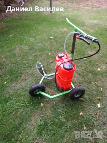 Машина за чертаене на футболни терени 