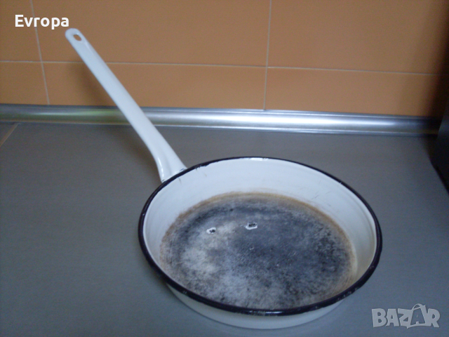 Емайлиран тиган- 24см., снимка 8 - Съдове за готвене - 44657459