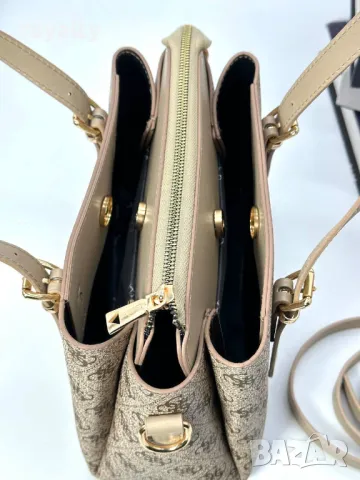 Guess дамски чанти Различни цветове , снимка 2 - Чанти - 49317170