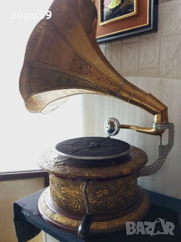 Рядък стар грамофон с фуния с бронзов обков и интарзии, снимка 7 - Други - 52429555
