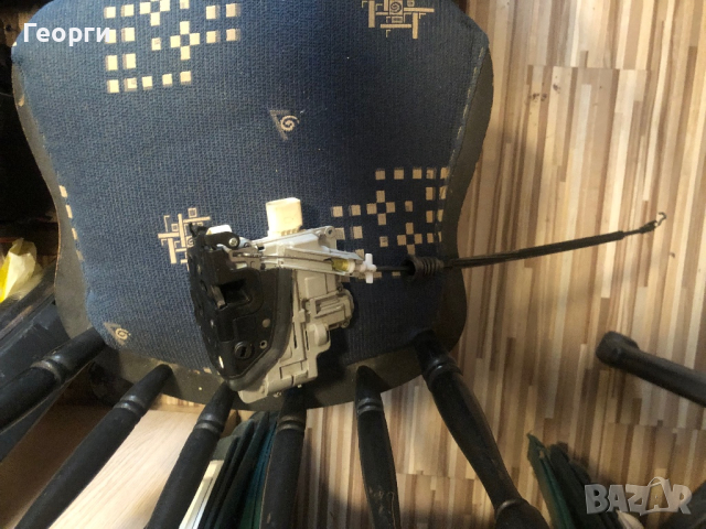 Брави за пасат б6за vw 3C1 837 016A, снимка 2 - Части - 44766566