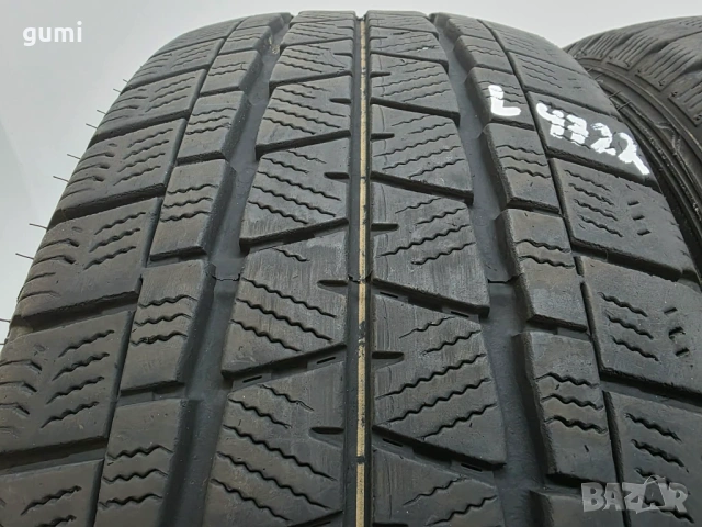 2бр зимни гуми за бус 225/55/17C FALKEN L04722