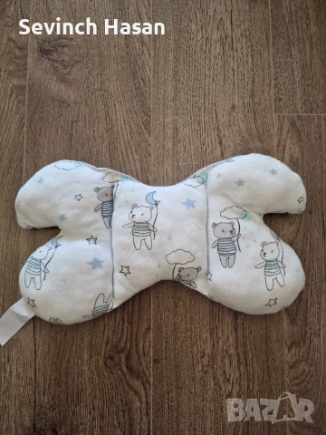 бебешка възглавничка, хавлиена подложка за къпане и лигавници