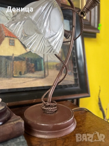 Настолна лампа във винтидж стил, метално тяло и оребрен стъклен абажур. , снимка 5 - Настолни лампи - 53092370