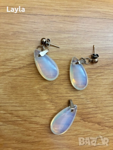 Обеци и висулка, снимка 2 - Бижутерийни комплекти - 52973873