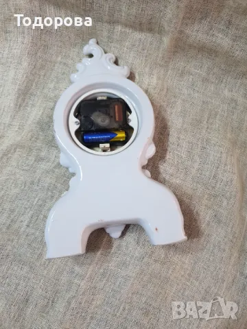 Процеланов настолен часовник, снимка 5 - Антикварни и старинни предмети - 49822627