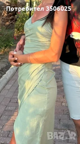 Продавам дълга рокля с цепка, снимка 2 - Рокли - 48715506