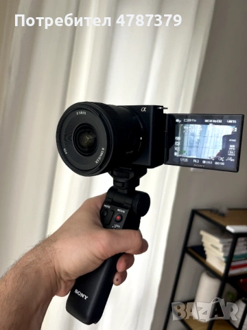 **ПРОДАВАМ ПЪЛЕН VLOG / CONTENT CREATOR КОМПЛЕКТ – SONY ZV-E10 + ОБЕКТИВ + ТРИПОД + АКСЕСОАРИ**, снимка 3 - Фотоапарати - 54089502