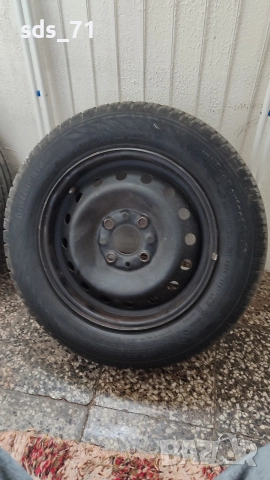 Гуми Continental с джанти 4 отвора 165/65/13,монтирани и балансирани 100 лв двете, снимка 2 - Гуми и джанти - 52882691