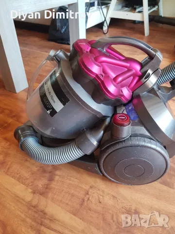 Прахосмукачка Dyson , снимка 1 - Прахосмукачки - 47467652