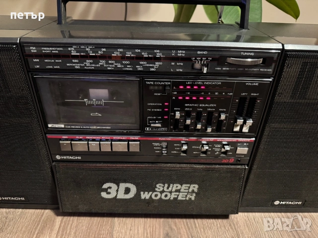 Касетофон Hitachi Trk 9230e, снимка 2 - Радиокасетофони, транзистори - 53091837