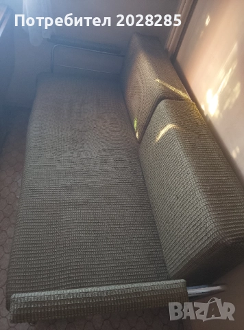 Използван диван,малко изтърбушен