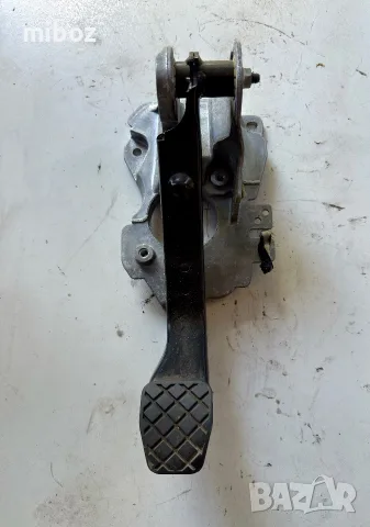 Педал спирачка VW Passat B7