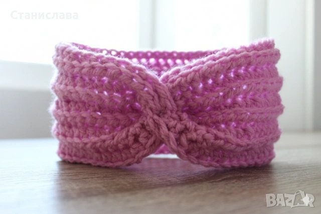 Ръчно плетена зимна лента за глава – мек акрил, снимка 2 - Аксесоари за коса - 53071604