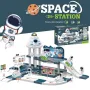 Космическа станция с паркинг и астронавти на батерии , снимка 2