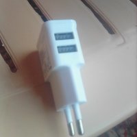 АДАПТЕР С ДВА USB ПОРТА, снимка 1 - Кабели и адаптери - 36625808