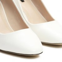 Дамски обувки в бял цвят, снимка 10 - Дамски ежедневни обувки - 38489861