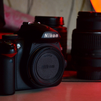 Nikon D3000, снимка 1 - Фотоапарати - 44671887