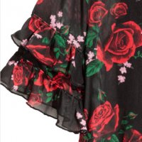 Нова рокля 2 в 1 H&M M размер черна воалена лятна рокля с червени рози, снимка 2 - Рокли - 36764789