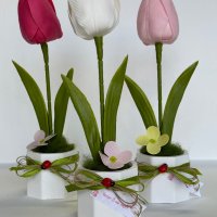 Сапунени лаленца в керамична кашпа за 8-ми март, снимка 5 - Подаръци за жени - 44236646