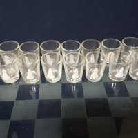 Стъклен шах-Игра за пиене.Фигурите на шаха са чашки., снимка 3 - Антикварни и старинни предмети - 29160978