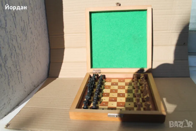 Дървен шах миниатюра, снимка 1