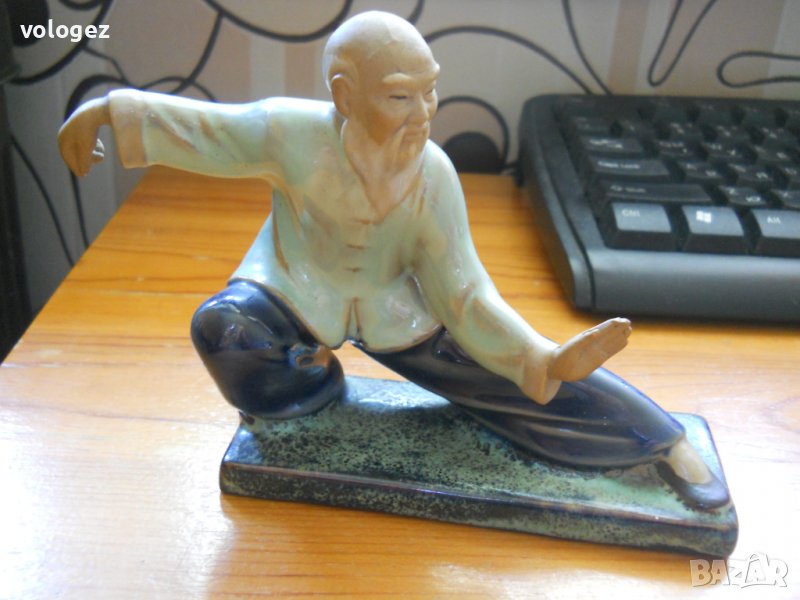 старинна порцеланова статуетка - кунг фу боец (Китай), снимка 1