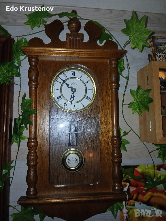 Декоративен класически стенен часовник с махало, снимка 1