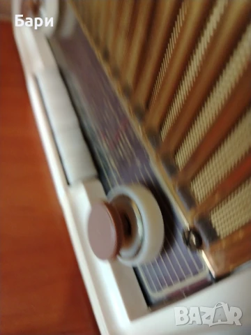 Малко бакелитено радио PHILIPS PHILETTA-1959г., снимка 10 - Радиокасетофони, транзистори - 51155780