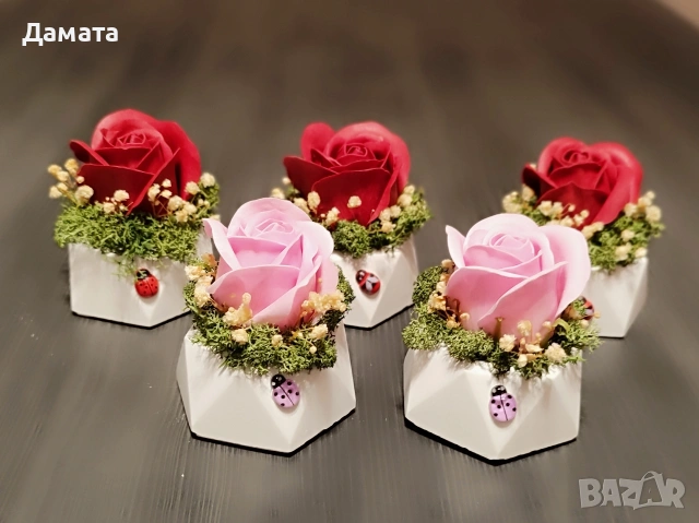 Чантички и декорации с рози от пластичен сапун, снимка 13 - Декорация за дома - 48848502