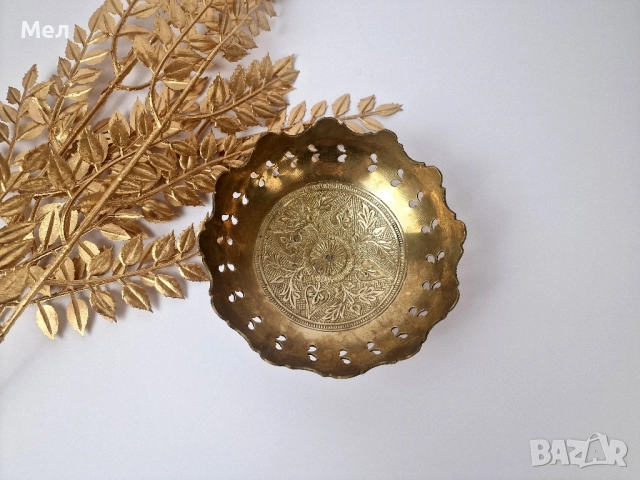 Месингова купа на пиедестал , снимка 2 - Други ценни предмети - 51694780