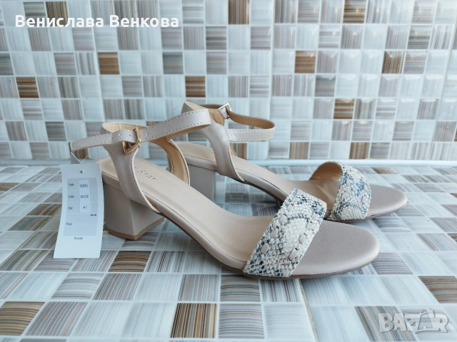 Дамски обувки номер 40 и 41. Сандали равни и нисък ток маратонки Адидас Adidas , снимка 9 - Сандали - 53969023