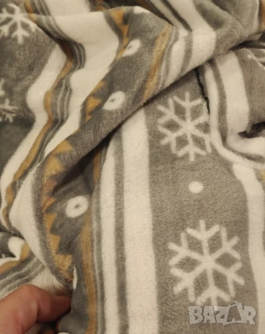 Плюшено одеяло с ръкави XXL – 145 х 195 см, снимка 6 - Олекотени завивки и одеяла - 50389435