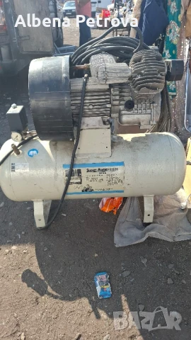 Компресор внос Германия работяш в отлично състояние без ръжда 