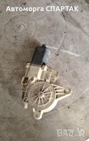 Mercedes-Benz R W251 Моторче за стъкла на предни врати 0130822272 A2518200842, снимка 2 - Части - 48377248