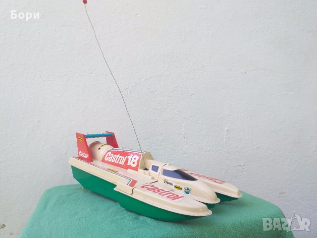 Стара радиоуправляема лодка, снимка 2 - Други ценни предмети - 29151166