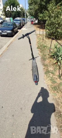 Segway Ninebot E2 Pro – електрическа тротинетка + зарядно, снимка 3 - Скутери и тротинетки - 55991418