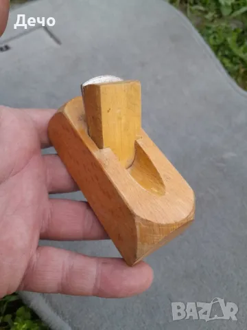 9см Мини,Миниатюрно ренде отварачка  за бутилки.
В много добро и запазено работещо състояние